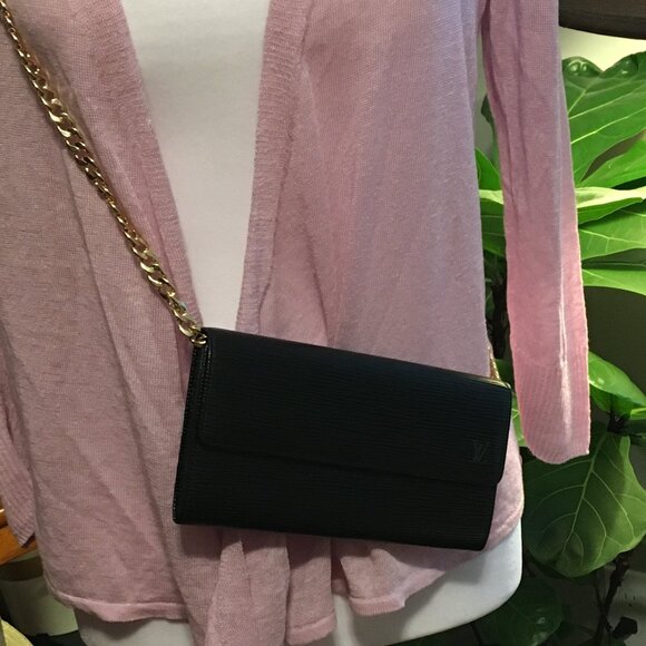 LOUIS VUITTON Epi Long Wallet with LV Logo in Black Leather Authentic Like New - Picture 14 of 15